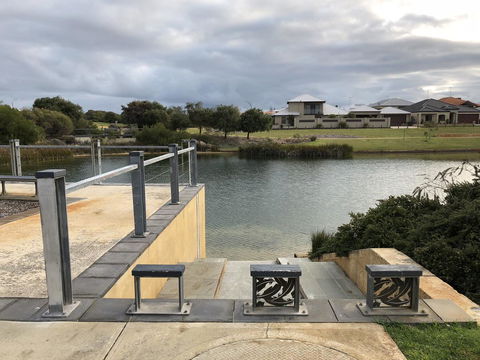 Beach House At SeaScapes.. - Accommodation Gladstone 2