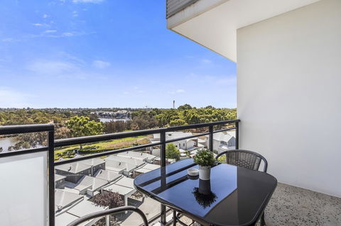 508 Stupendous Sunsets & Views Pool Gym Parking - Accommodation Gladstone 26