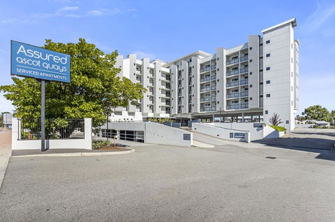 508 Stupendous Sunsets & Views Pool Gym Parking - Accommodation Gladstone 37