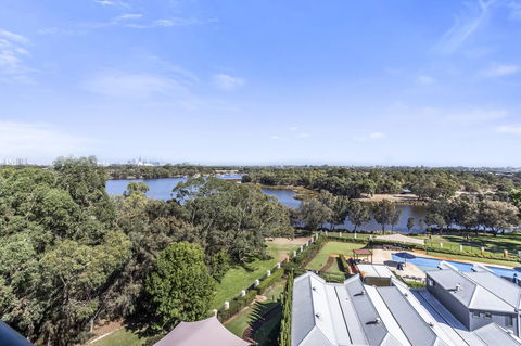 508 Stupendous Sunsets & Views Pool Gym Parking - Accommodation Gladstone 35
