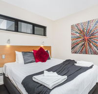 508 Stupendous sunsets  views pool gym parking - Accommodation Gladstone