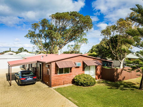 The Bothy Lancelin Family Retreat - Accommodation Gladstone 3