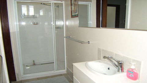 Don\'t Worry Be Happy - Accommodation Gladstone 10