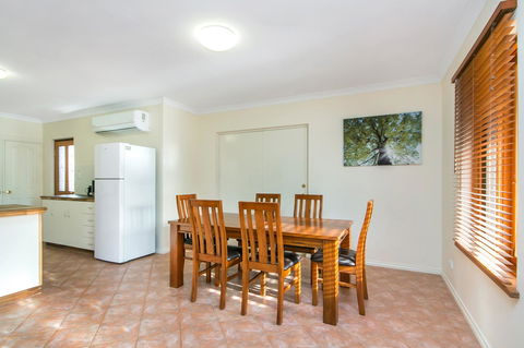 Coranda Lodge - Accommodation Gladstone 11