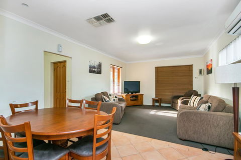 Coranda Lodge - Accommodation Gladstone 5