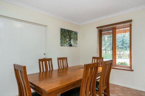 Coranda Lodge - Accommodation Gladstone 19