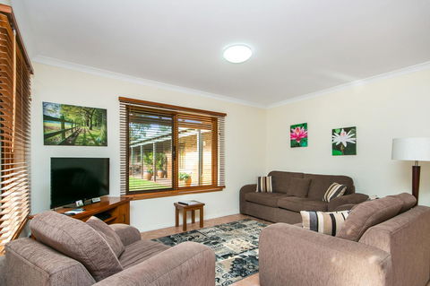 Coranda Lodge - Accommodation Gladstone 0