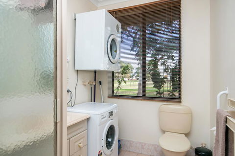 Coranda Lodge - Accommodation Gladstone 8