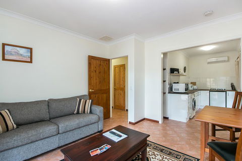 Coranda Lodge - Accommodation Gladstone 1