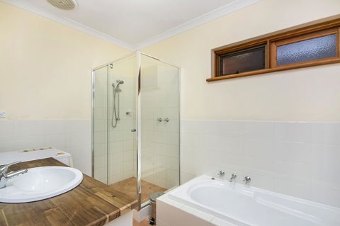 Coranda Lodge - Accommodation Gladstone 13