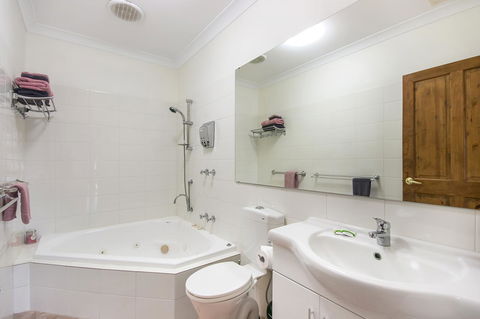 Coranda Lodge - Accommodation Gladstone 21
