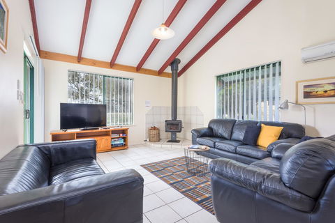 Surfside Ocean Beach Denmark Holiday Accommodation - Accommodation Gladstone 41