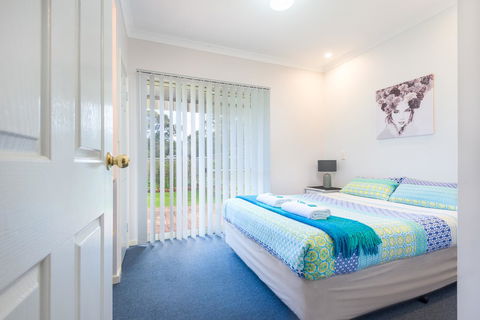 Surfside Ocean Beach Denmark Holiday Accommodation - Accommodation Gladstone 12