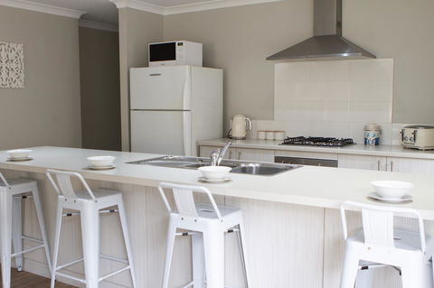 The Beach House - Accommodation Gladstone 11