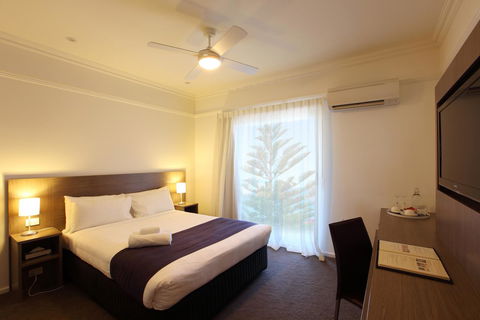 Cottesloe Beach Hotel - Accommodation Gladstone 24