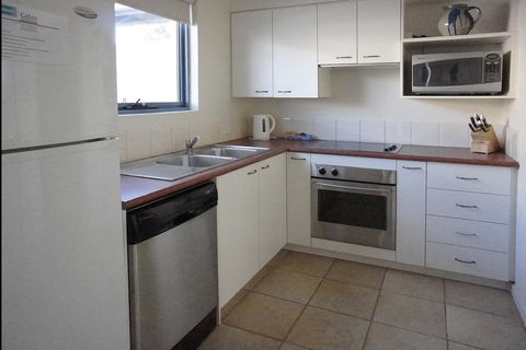South Beach 49 - Accommodation Gladstone 2