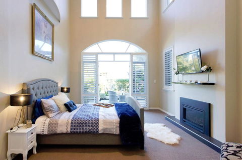 Sorrento Beach Manor - Accommodation Gladstone 0