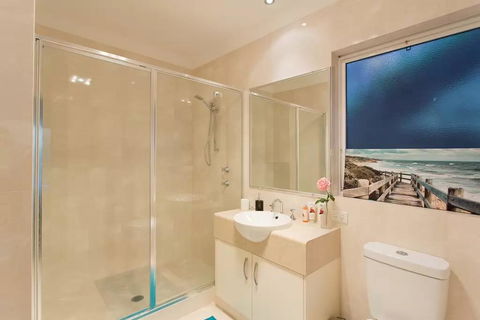 Sorrento Beach Manor - Accommodation Gladstone 21