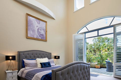 Sorrento Beach Manor - Accommodation Gladstone 2