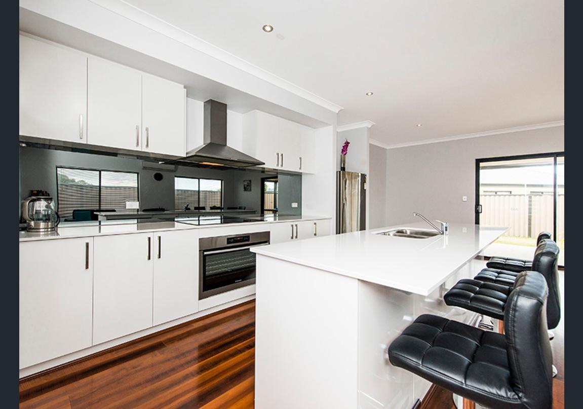 Piara Waters WA Accommodation Gladstone