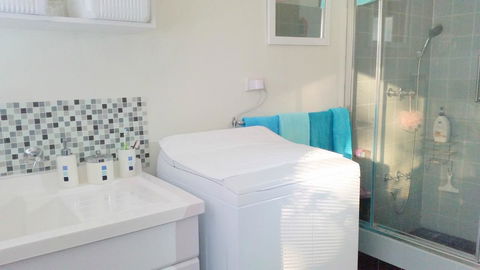 Island View Villas - Accommodation Gladstone 8