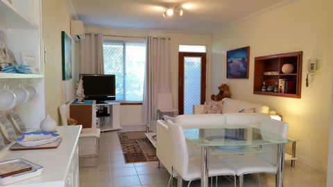 Island View Villas - Accommodation Gladstone 5