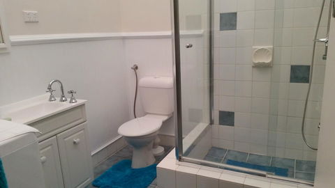 Island View Villas - Accommodation Gladstone 6