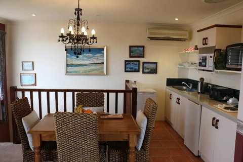 Crossland House - Accommodation Gladstone 15