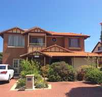 Crossland House - Accommodation Gladstone