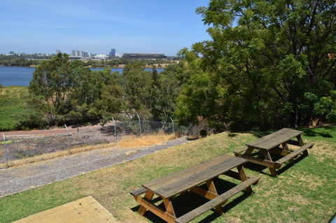 Lawley Luxury Views - Perth City, Swan River - Accommodation Gladstone 33