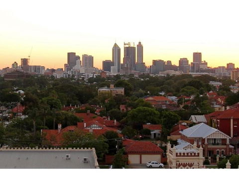 Lawley Luxury Views - Perth City, Swan River - Accommodation Gladstone 24