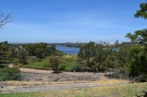 Lawley Luxury Views - Perth City, Swan River - Accommodation Gladstone 32