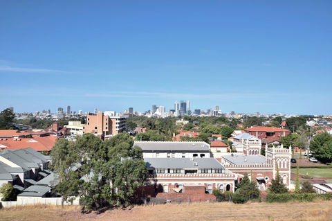 Lawley Luxury Views - Perth City, Swan River - Accommodation Gladstone 31