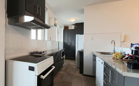 Lawley Luxury Views - Perth City, Swan River - Accommodation Gladstone 3