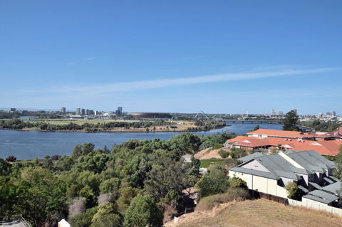 Lawley Luxury Views - Perth City, Swan River - Accommodation Gladstone 34