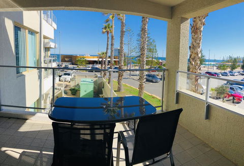 Sandcastles At The Beach Outstanding Location! - Accommodation Gladstone 3