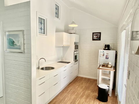 Whitesands Holiday Villas - Accommodation Gladstone 10