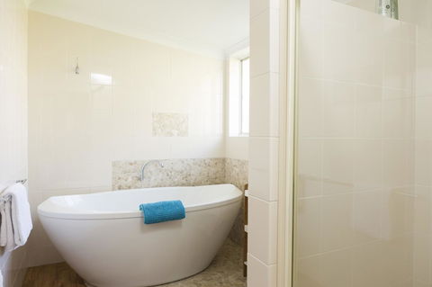 Whitesands Holiday Villas - Accommodation Gladstone 26