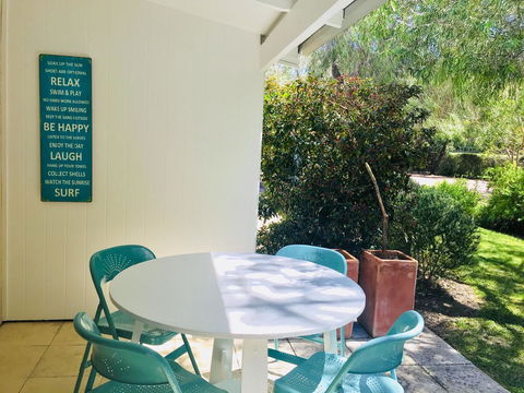 Whitesands Holiday Villas - Accommodation Gladstone 11