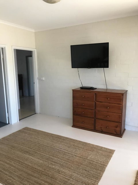 Surf Views - Accommodation Gladstone 3
