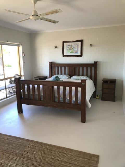 Surf Views - Accommodation Gladstone 9