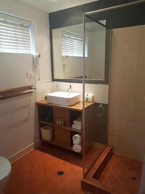 Adamsons Riverside Accommodation - Accommodation Gladstone 2