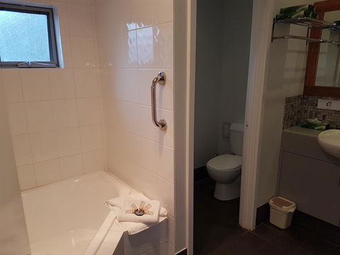 Adamsons Riverside Accommodation - Accommodation Gladstone 36