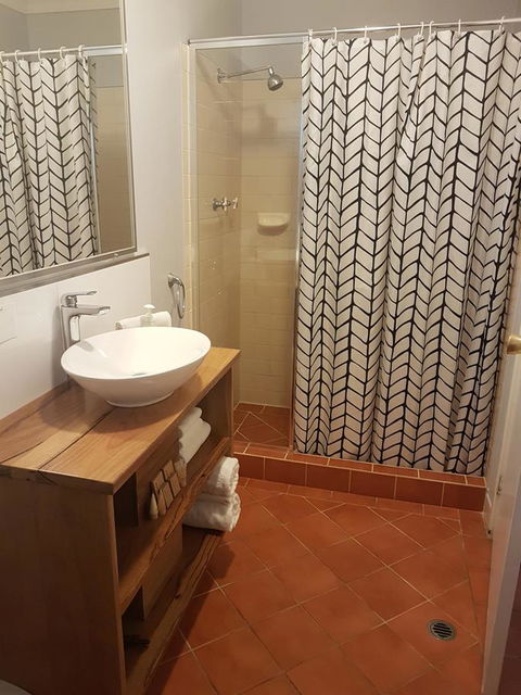Adamsons Riverside Accommodation - Accommodation Gladstone 16