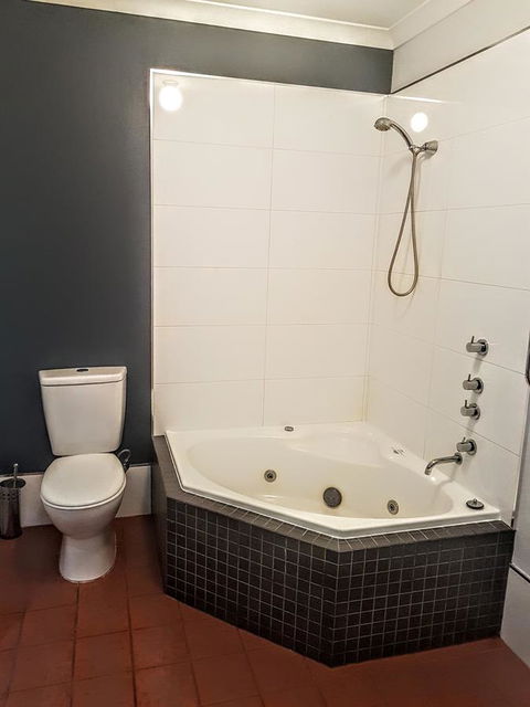 Adamsons Riverside Accommodation - Accommodation Gladstone 3