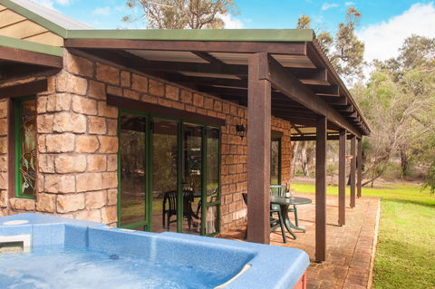 Yelverton Brook Conservation Sanctuary - Accommodation Gladstone 10