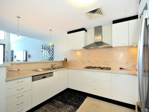 Nautilus By Rockingham Apartments - Accommodation Gladstone 13