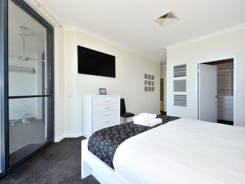 Nautilus By Rockingham Apartments - Accommodation Gladstone 3