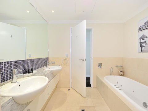 Nautilus By Rockingham Apartments - Accommodation Gladstone 5