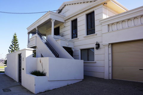 Ada South Fremantle - Accommodation Gladstone 27